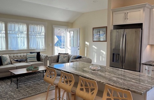 West Dennis Cabaña | Charming, Updated Raised Cape in West Dennis – Perfect for Your Next Vacation!