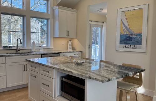 West Dennis Cabaña | Charming, Updated Raised Cape in West Dennis – Perfect for Your Next Vacation!