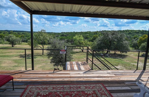 Gatesville Apartamento | Charming upstairs barn loft apartment in Gatesville