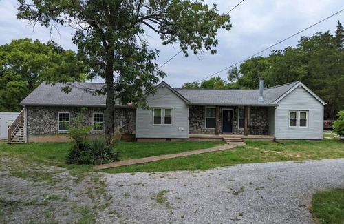 Madison Casa | Charming Urban Country House! Minutes to Downtown