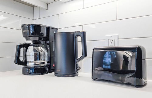 Del Rey Apartamento | Charming Urban Oasis 2br/1ba