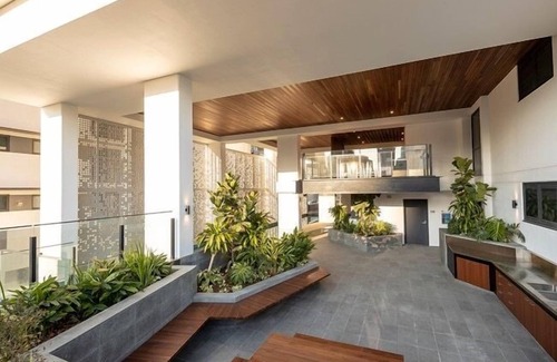 South Brisbane Apartamento | Charming Urban Retreat