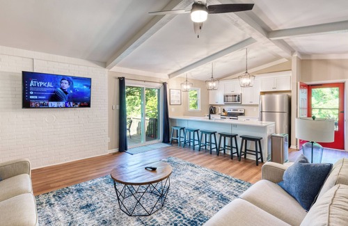 Terrell Casa | Charming Lake Front 3-br house in Lake Norman in Quiet cove