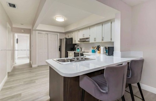 Lauderdale-by-the-Sea Chalet De Esquí | Charming 2-bedroom chalet with WiFi and AC in wonderful Lauderdale-by-the-Sea