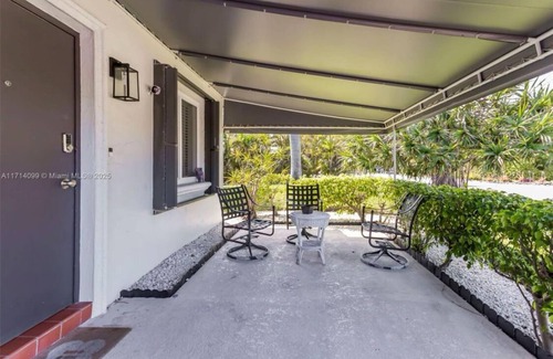 Lauderdale-by-the-Sea Chalet De Esquí | Charming 2-bedroom chalet with WiFi and AC in wonderful Lauderdale-by-the-Sea