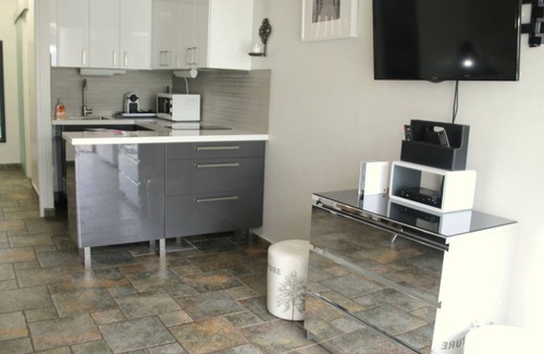Naturist Village Villa | Villa climatizada con WIFI, terraza y parking privado en Agde