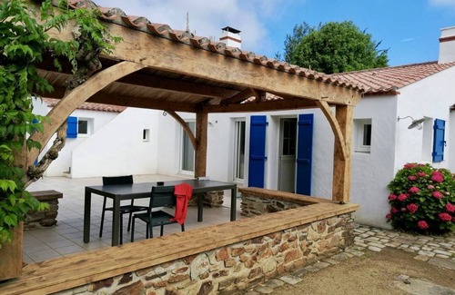 Noirmoutier-en-l'Ile Villa | Charming villa with pool
