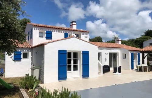 Noirmoutier-en-l'Ile Villa | Charming villa with pool