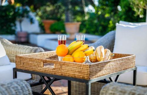 Vale do Lobo Villa | Charming Vale Do Lobo Retreat 3 Bedrooms Private Pool & Close To Amenities Algarve