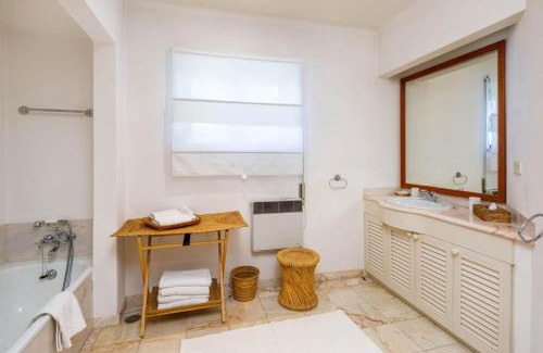 Vale do Lobo Villa | Charming Vale Do Lobo Retreat 3 Bedrooms Private Pool & Close To Amenities Algarve