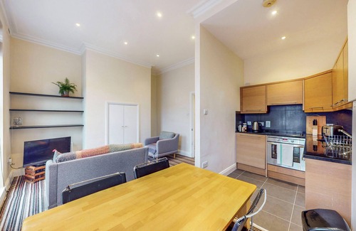 Finsbury Apartamento | Charming Victorian 1-Bed Flat-3 mins to bus stop