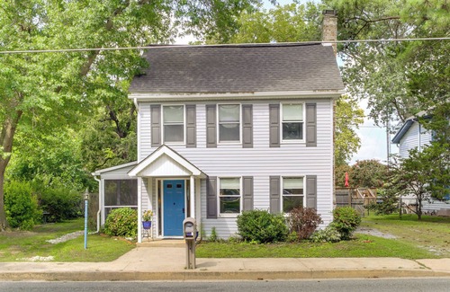 Trappe Casa | Charming Victorian Farmhouse on Historic Main St