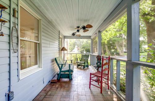 Trappe Casa | Charming Victorian Farmhouse on Historic Main St