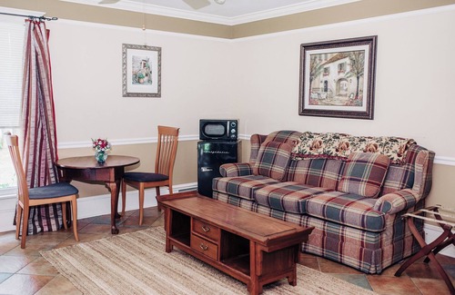 Groton Casa | Charming Victorian home