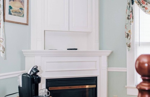 Groton Casa | Charming Victorian home