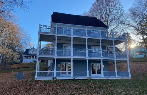 Groton Casa | Charming Victorian home