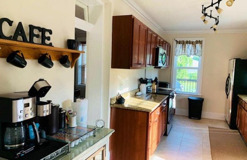 Halfway Casa | Charming Victorian Home in Halfway MD Room A