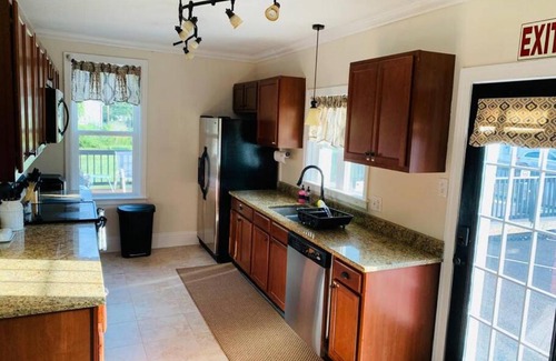 Halfway Casa | Charming Victorian Home in Halfway MD Room A