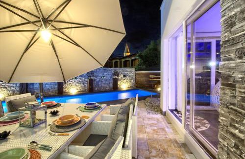 Kanfanar Villa | Charming villa Darte with private pool near Rovinj, extra pool heating available