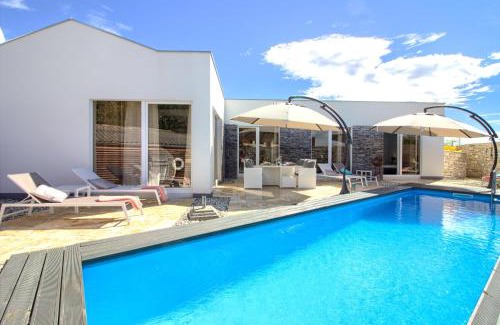 Kanfanar Villa | Charming villa Darte with private pool near Rovinj, extra pool heating available