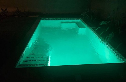 Marie Pampoen Casa | Encantadora Villa en Comunidad Cerrada Piscina Privada y a Pasos de Mambo Beach