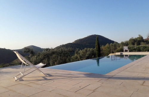 Itri Villa | Encantadora villa con piscina cerca del mar para parejas con estancia en Italia