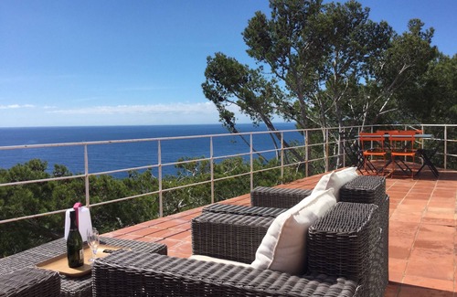 Tamariu Villa | Villa de excepcional vista con la atalaya de aigua xelida.