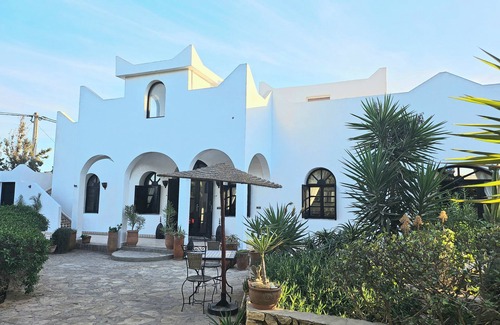 Essaouira Villa | VILLA DE ALTO STANDING CON PISCINA, JARDÍN Y WIFI.