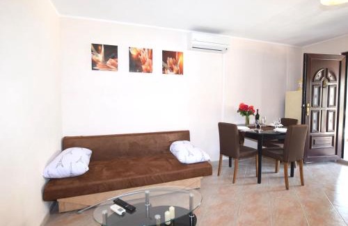 Zbandaj Casa | Charming Villa with Pool in Zbandaj