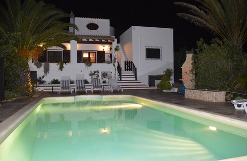 Olhao Villa | Encantadora propiedad con vista panorámica al mar, a poca distancia de Fuseta