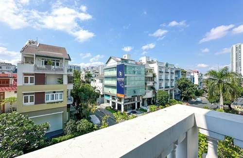Phu My Hung Apartamento | Charming Studio with Kitchen & Rooftop Terrace in Secure HCMC Neighborhood