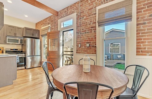 Whittier Casa | High-end Walkable Victorian 3-bedroom house in Denver