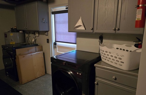 Palmetto Casa | Charming Water Front 2-Bedroom Home in quaint Palmetto FL.