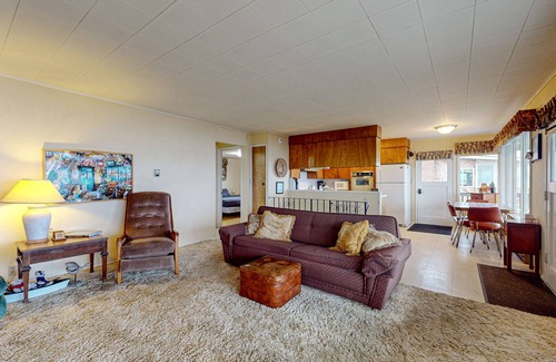 Camano Island Casa | Charming waterfront home with expansive deck & gorgeous sunset views