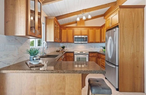 Discovery Bay Casa | Charming WATERFRONT 3-bedroom house in delightful Discovery Bay, California