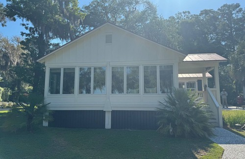 Beaufort Cabaña | Charming waterfront 2 bed/2bath cottage with dock centrally located