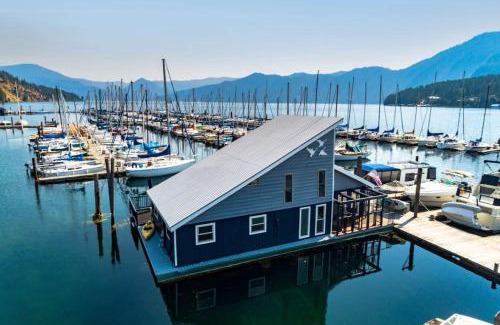 Bayview Casa | Charming Waterfront Float Home with Panoramic Lake Views