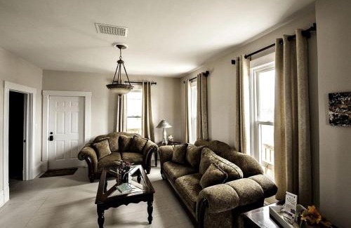 Berlin Center Casa | Charming Weekend Getaway Located on a Vineyard near Cleveland, Ohio