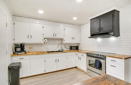 West Columbia Casa | Charming West Columbia Getaway - Near Downtown!