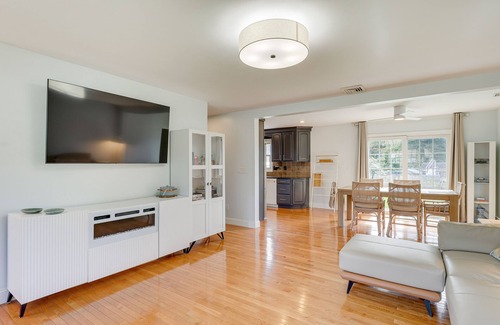 West Haven Cabaña | Charming West Haven Home - Walk to Beach!