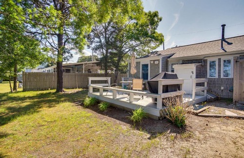 West Yarmouth Casa | Charming West Yarmouth Cottage - Walk to Beach