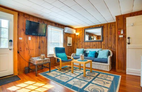 West Yarmouth Casa | Charming West Yarmouth Cottage - Walk to Beach