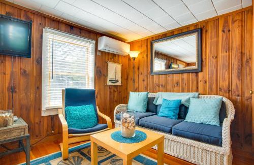 West Yarmouth Casa | Charming West Yarmouth Cottage - Walk to Beach