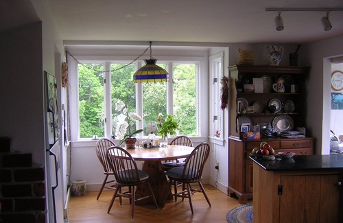 Adamsville Casa | Charming Westport Harbor Cape