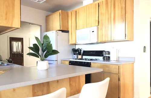 Ukiah Casa | Charming Westside Cottage, walk to Downtown!
