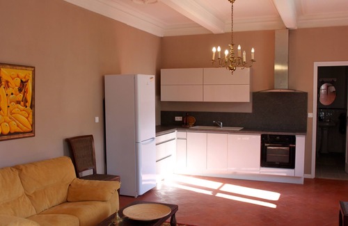 Murviel-les-Beziers Casa | Languedoc-Viñedos recientemente renovados con áreas generosas, jardín y piscina