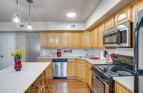 Willow Grove Casa | Charming Willow Grove Home w/ Patio + Fire Pit!