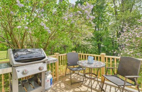 Dryden Casa | Charming Wilton Vacation Rental with Fire Pit