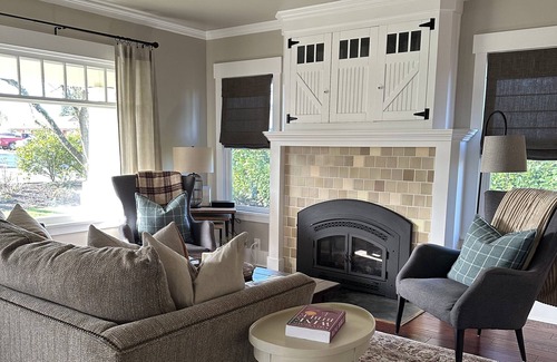 Carlton Cabaña | Charming Wine Country Cottage! Just 2 blocks from the heart of Carlton.
