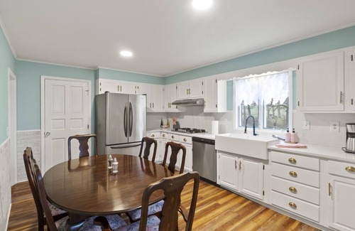 Seneca Falls Casa | Charming Wine Country Cottage | Cayuga Wine Trail